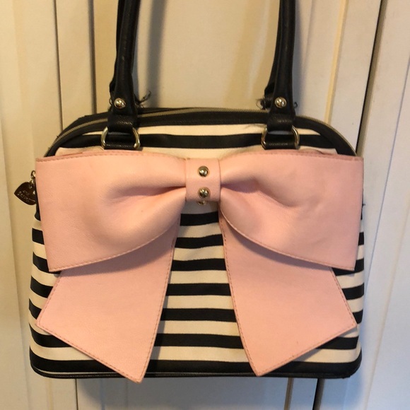 Betsey Johnson Handbags - Betsey Johnson satchel faux leather